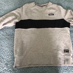 Men’s NIKE crewneck